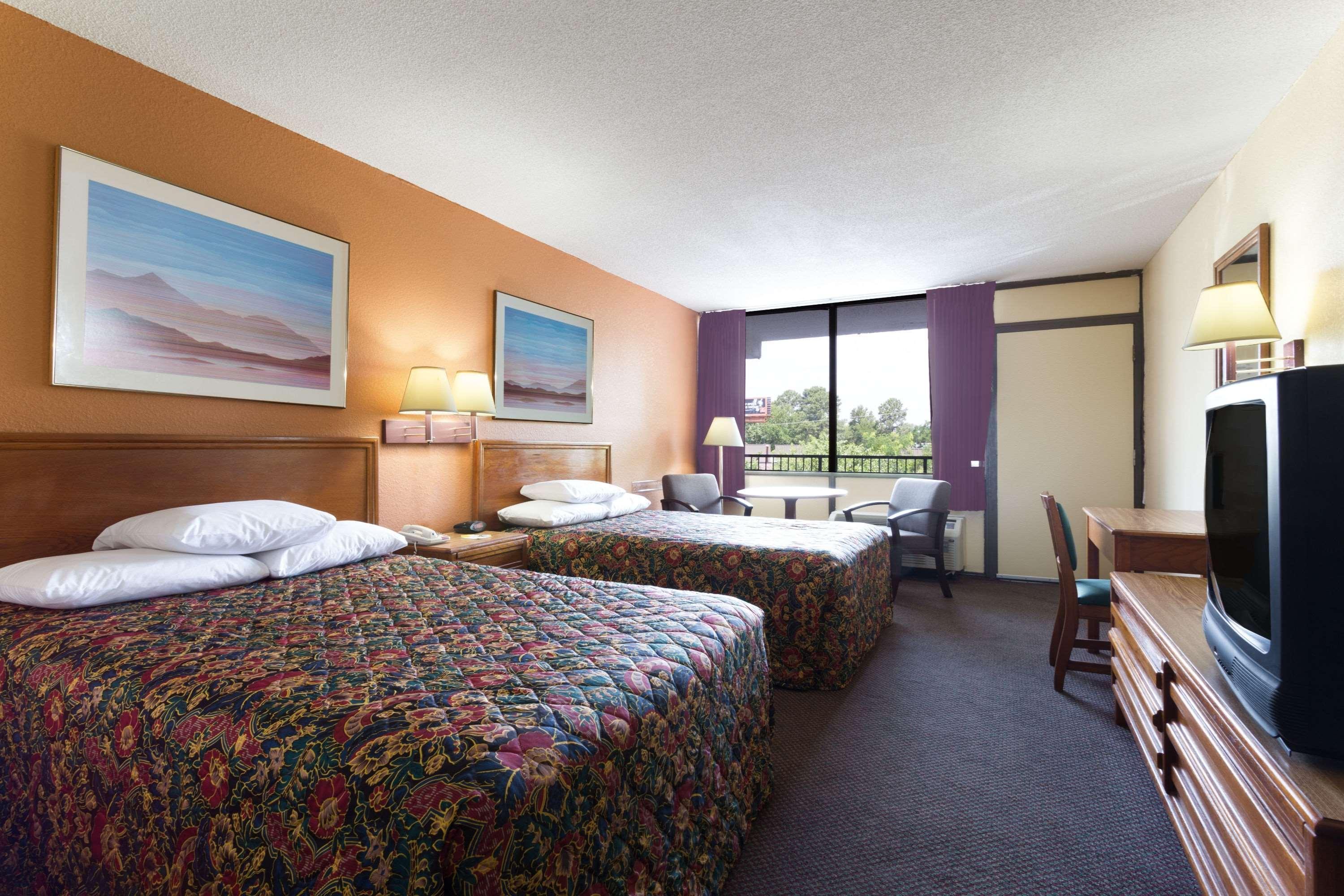 Days Inn By Wyndham Raleigh South Extérieur photo