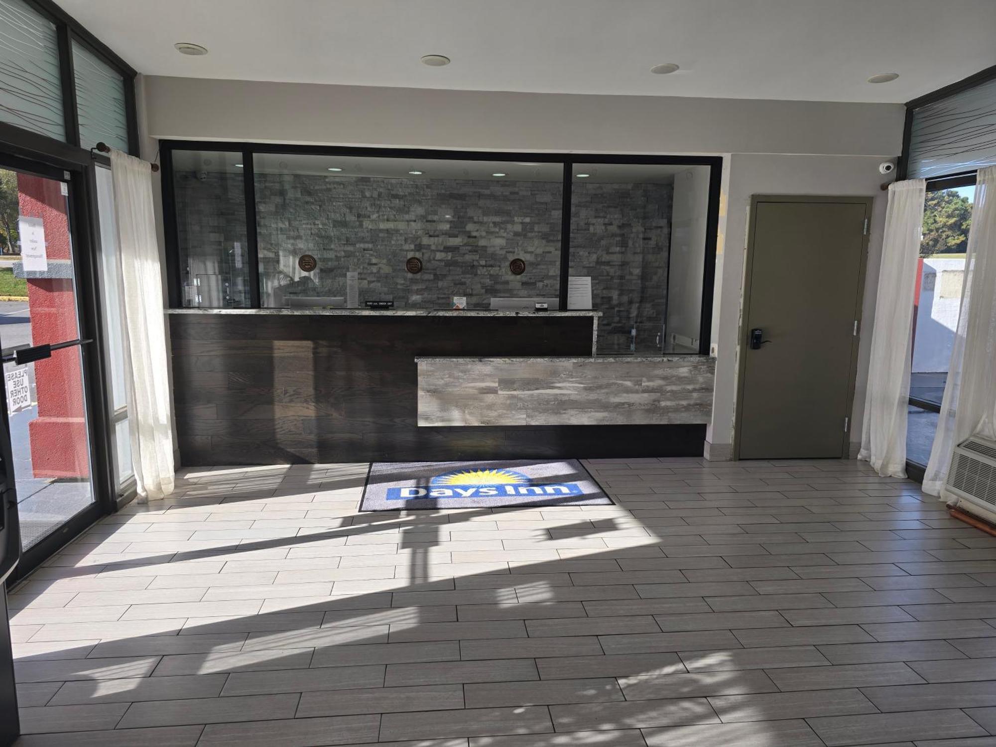 Days Inn By Wyndham Raleigh South Extérieur photo
